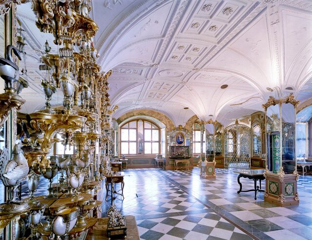 Blick in den Pretiosensaal im Historischen Grünen Gewölbe