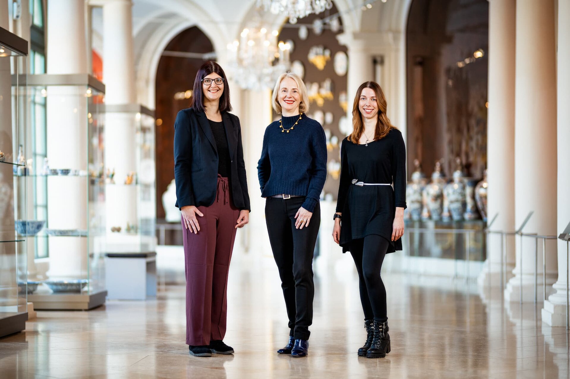 Team MSU Museen erleben GmbH Das Team der MSU Museen erleben GmbH in der Bogengalerie der Porzellansammlung
