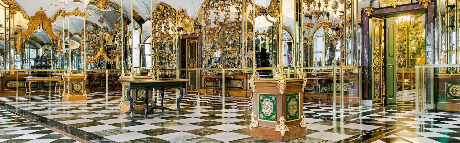 Pretiosensaal im Historischen Grünen Gewölbe im Residenzschlosses Pretiosensaal im Historischen Grünen Gewölbe des Residenzschlosses